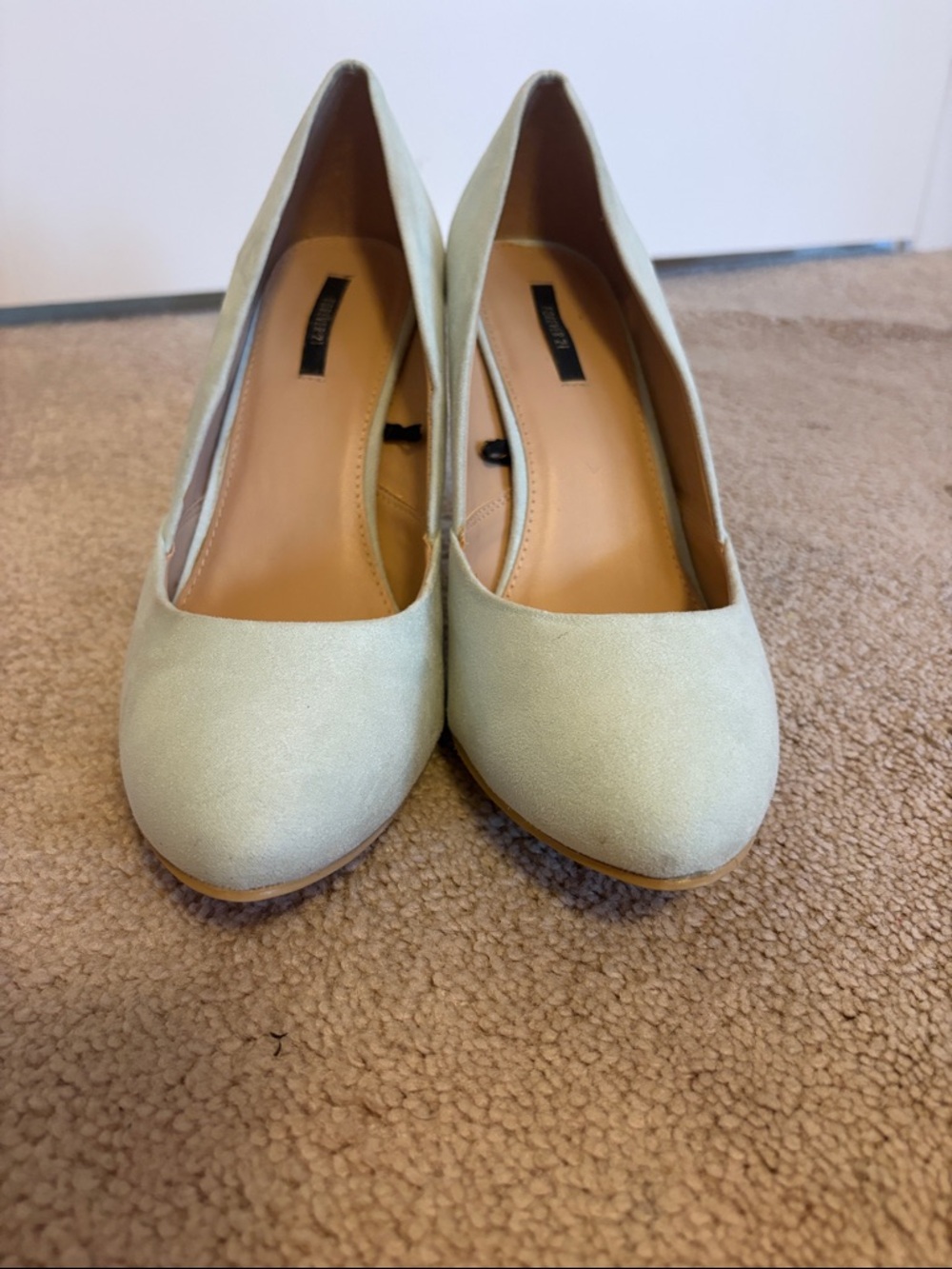 Mint faux-suede pumps - Picture 2 of 3